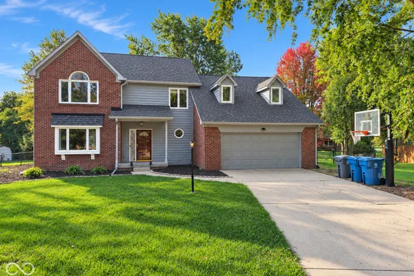 889 BRIDLE CIR