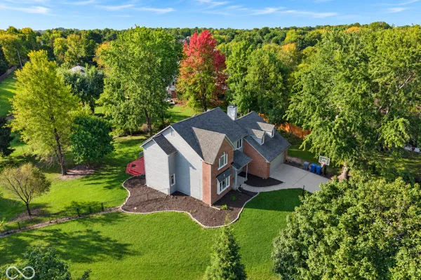 889 BRIDLE CIR