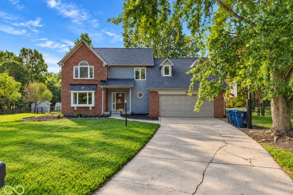 889 BRIDLE CIR