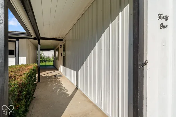 41 CRESTWOOD DR