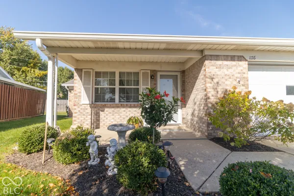 1176 E APPLE LAKE DR