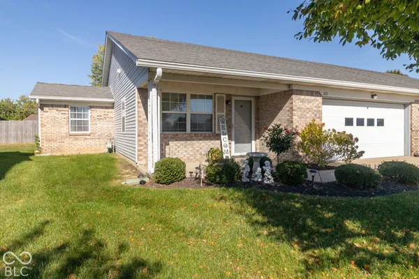 1176 E APPLE LAKE DR