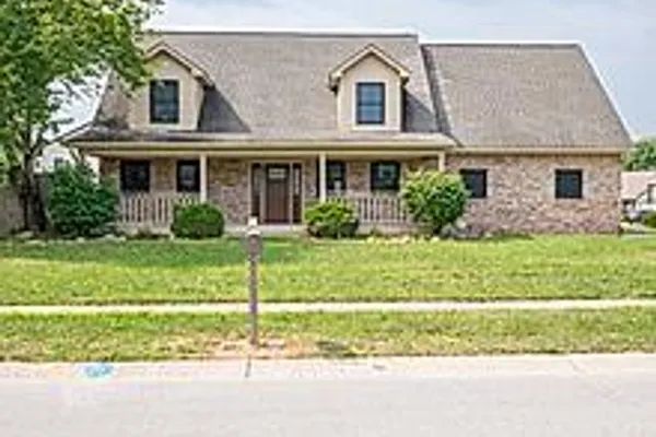 62 EASTVIEW DR
