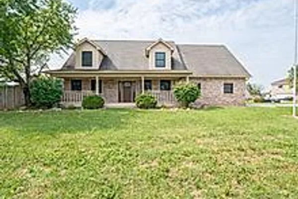 62 EASTVIEW DR