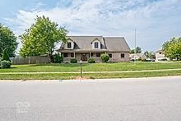 62 EASTVIEW DR