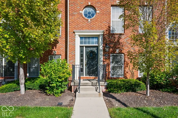 447 AUTUMN DR