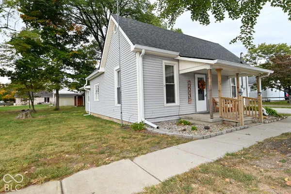 10 N BROADWAY ST