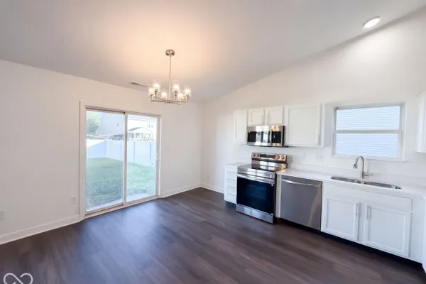 8051 PAINTED PONY DR