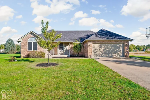 2420 E MILL STREAM DR