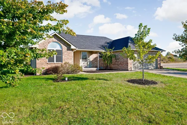 2420 E MILL STREAM DR