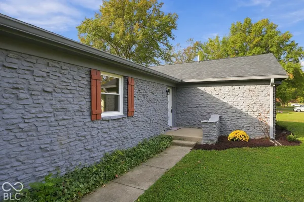 1281 FOX TRAIL DR