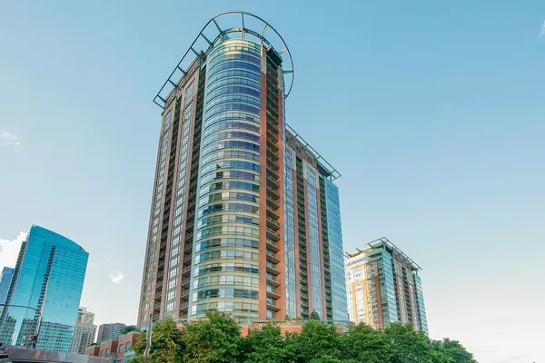 415 E N WATER ST 3205