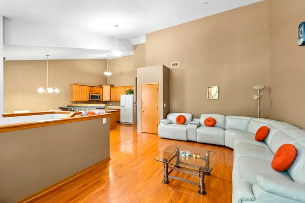 9411 ALBANY CT