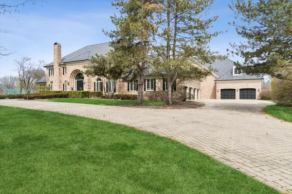 9 SQUIRE LN