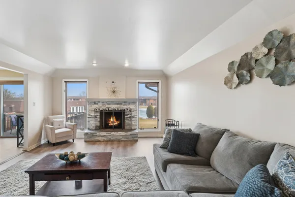 1429 WOODHOLLOW DR