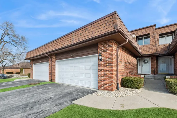 1429 WOODHOLLOW DR