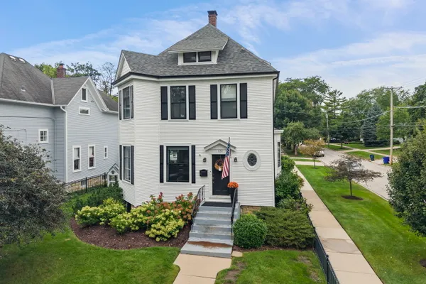 726 N WHEATON AVE