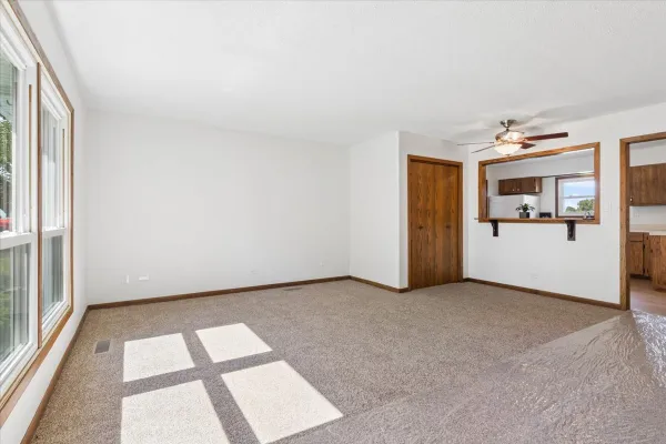 200 W JEFFERY AVE