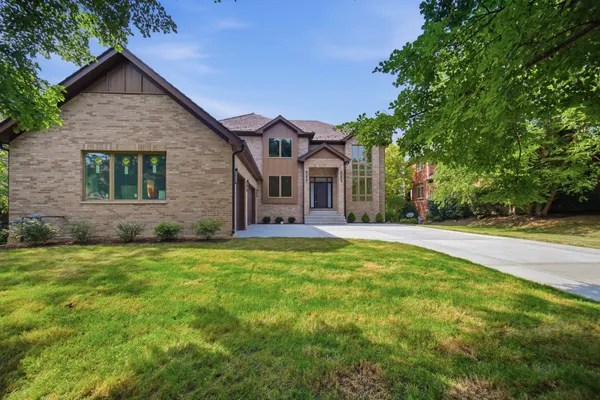 7234 ROXBURY CT