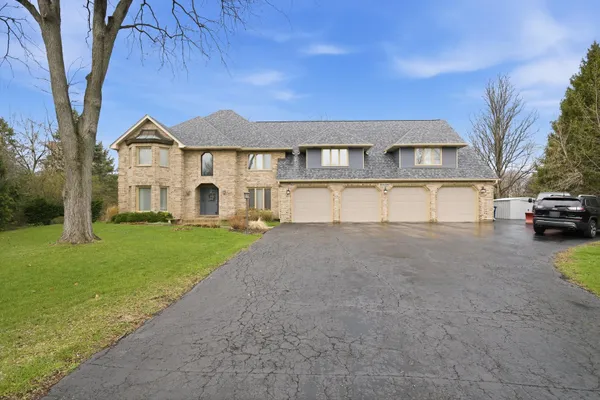 23W350 PELHAM CT