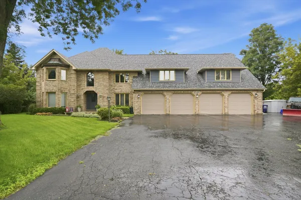 23W350 PELHAM CT