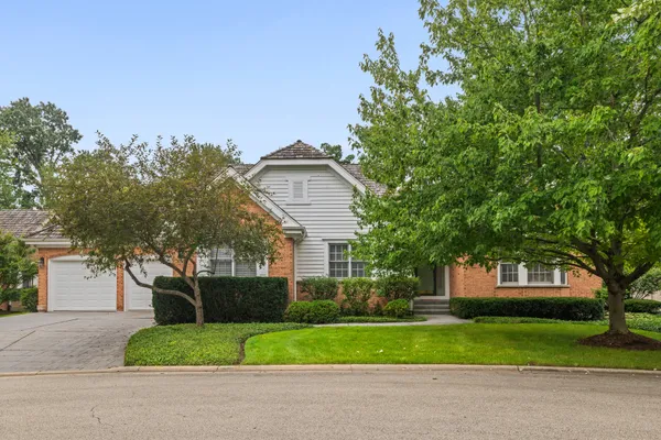 1735 YALE CT