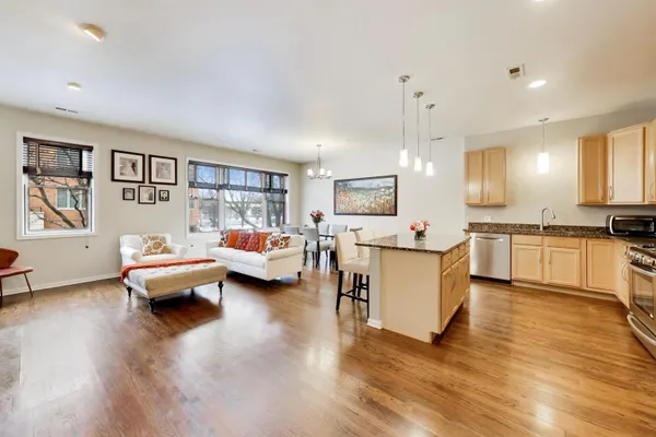 4149 N KENMORE AVE 2N
