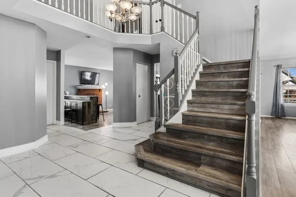 909 BROMPTON CIR