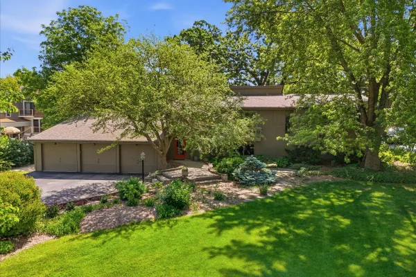 3318 IVY LN