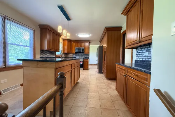 1613 TINA LN