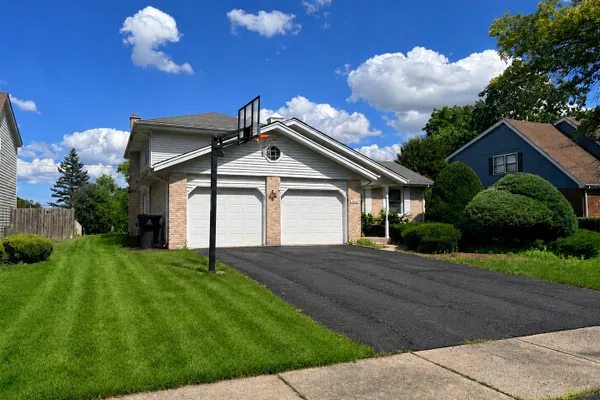 1613 TINA LN