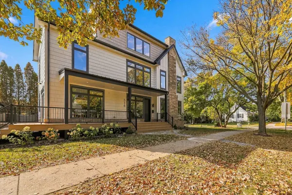 516 W 6TH ST