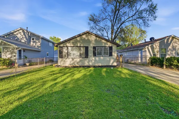 125 BELLEVUE DR