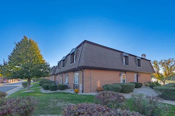 3232 CHESTNUT DR