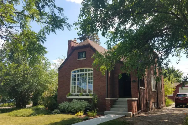 19 W HATTENDORF AVE