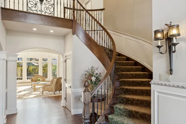 1051 OAKMONT CT
