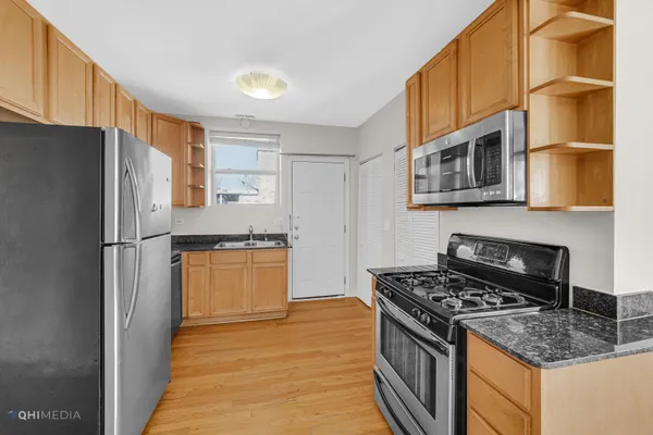 2316 W ROSEMONT AVE 3