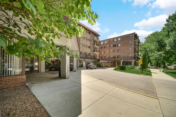 2325 N NEVA AVE 204B