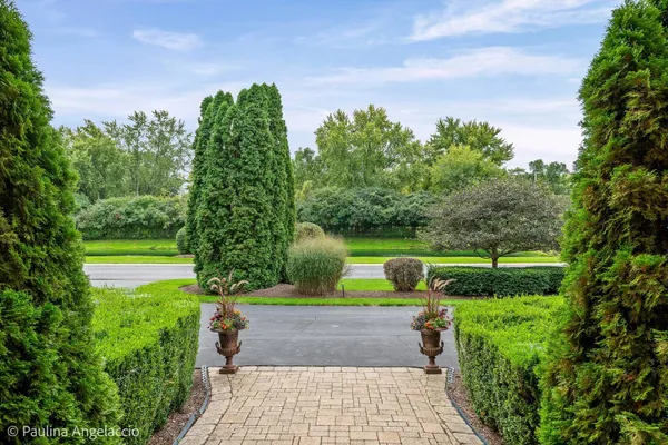 2 MARBURY LN