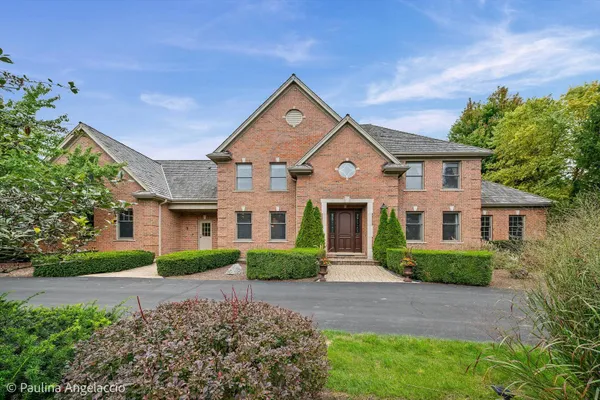 2 MARBURY LN