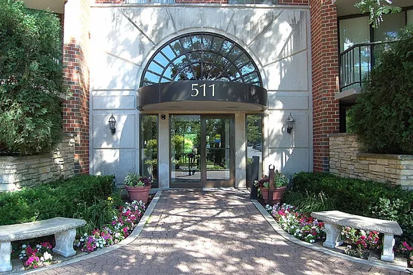 511 AURORA AVE 418