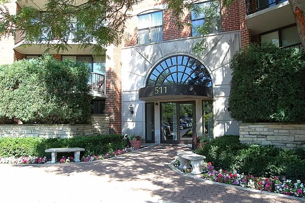 511 AURORA AVE 418