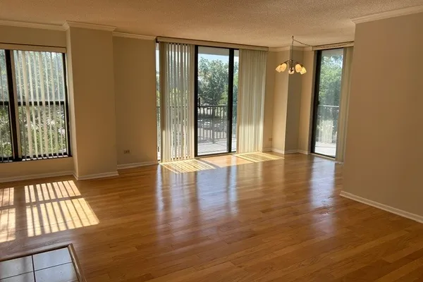 511 AURORA AVE 418