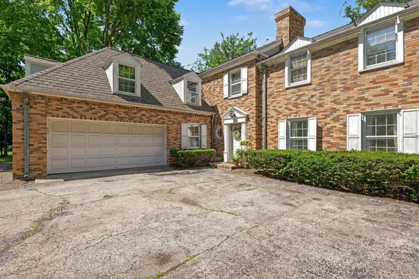 319 TIMBERLINE DR
