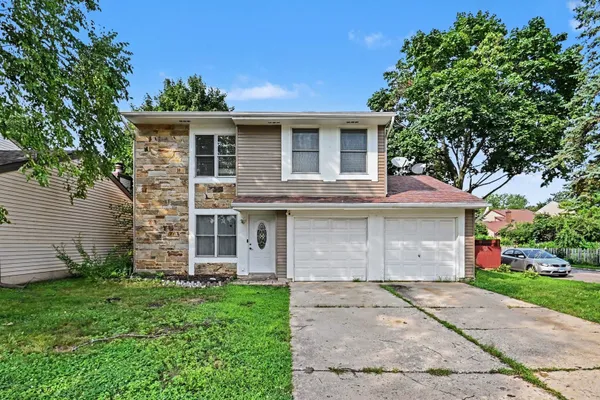 30W100 MAPLEWOOD DR