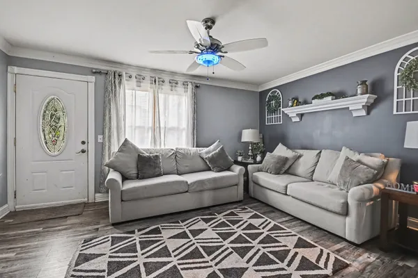 30W100 MAPLEWOOD DR