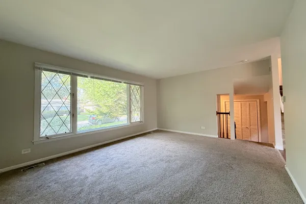 1122 W IOWA ST