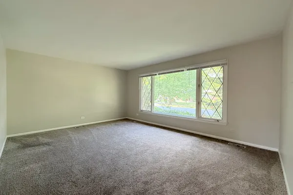 1122 W IOWA ST