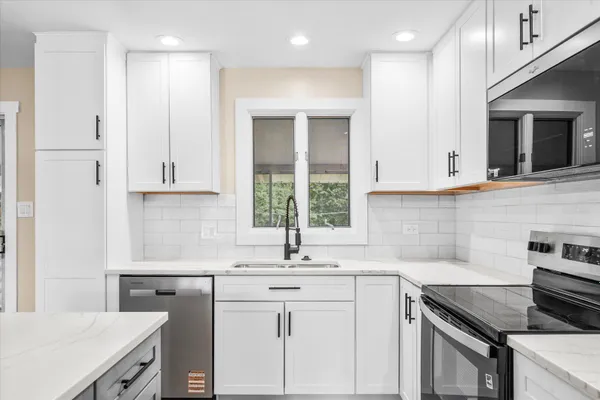 807 DIVISION ST