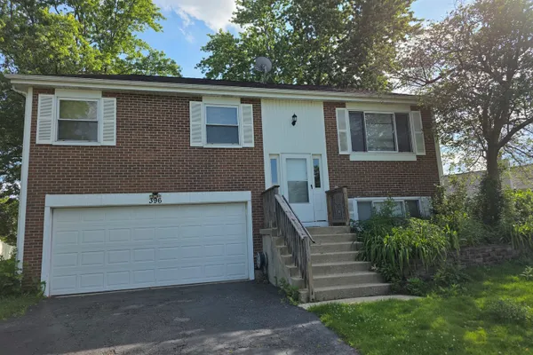 396 WOODHOLLOW LN